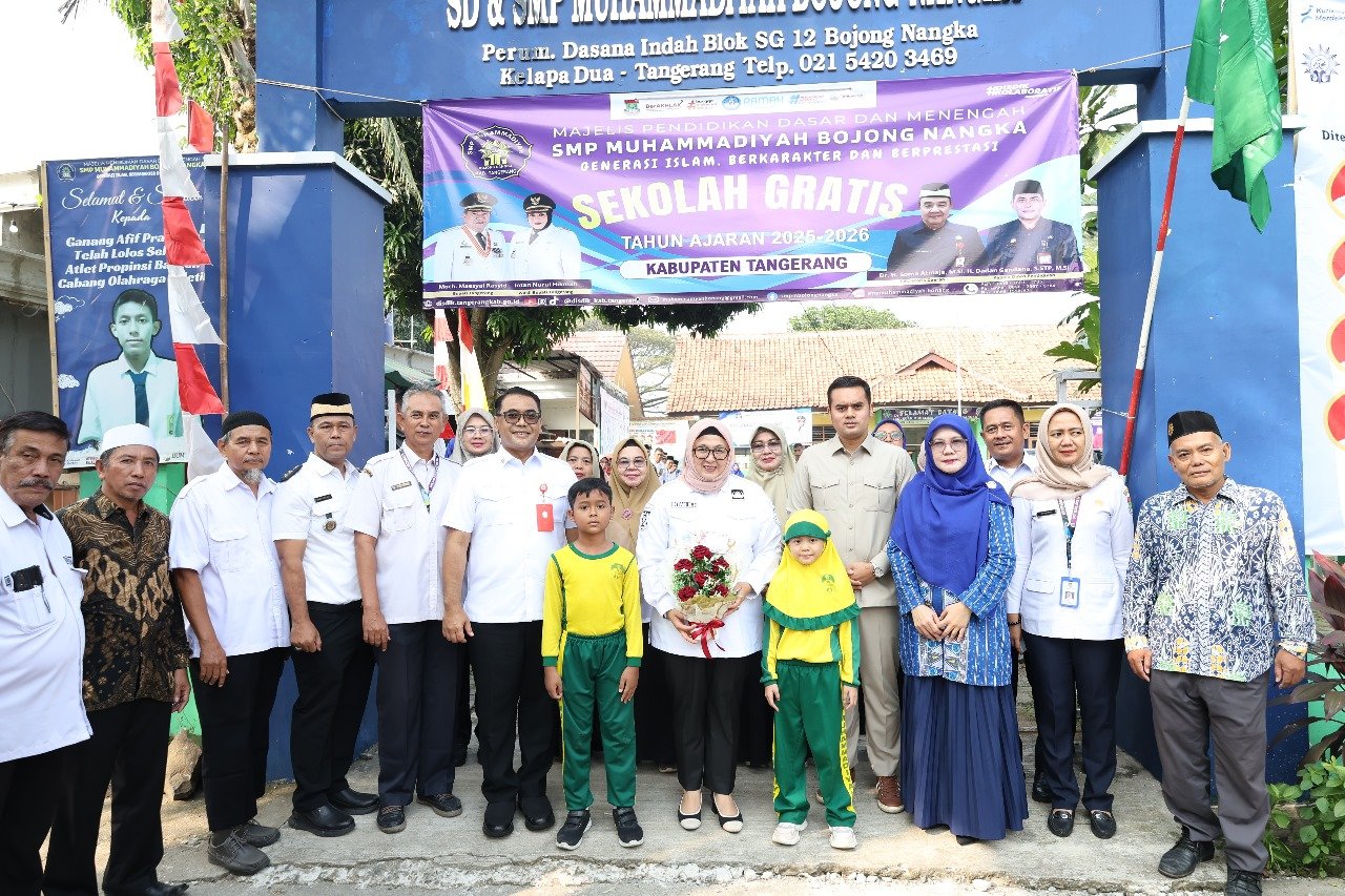 Wabup Intan tinjau MPLS dan program sekolah swasta gratis di Kelapa Dua, didampingi Kadisdik dan anggota DPRD Kabupaten Tangerang.