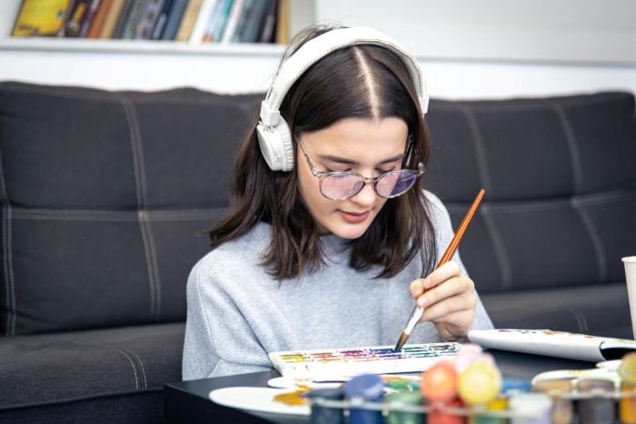 6 Tips Mendengarkan Musik Sambil Bekerja