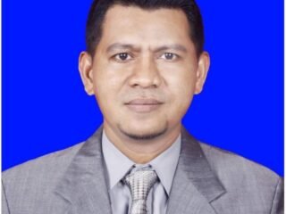 Keluarga adalah fondasi bangsa. Pelajari makna kemerdekaan keluarga, tantangan era digital, dan strategi membangun generasi emas untuk negeri.