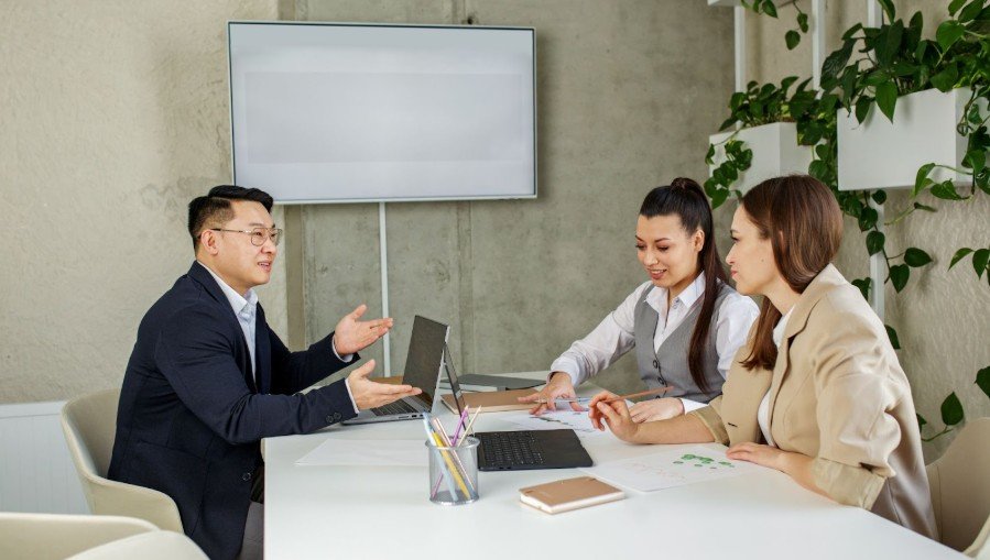 Optimalkan operasional bisnis Anda dengan EQUIP ERP. Solusi otomatisasi untuk efisiensi, pengurangan biaya, dan pertumbuhan berkelanjutan.