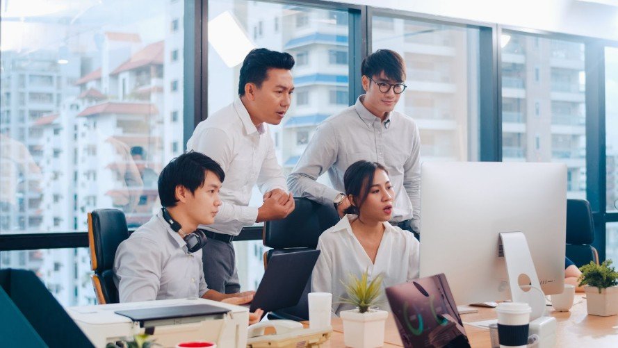 Tingkatkan efisiensi bisnis Anda dengan Software ERP Koneksi. Solusi digital untuk otomatisasi dan pengelolaan operasional yang efektif