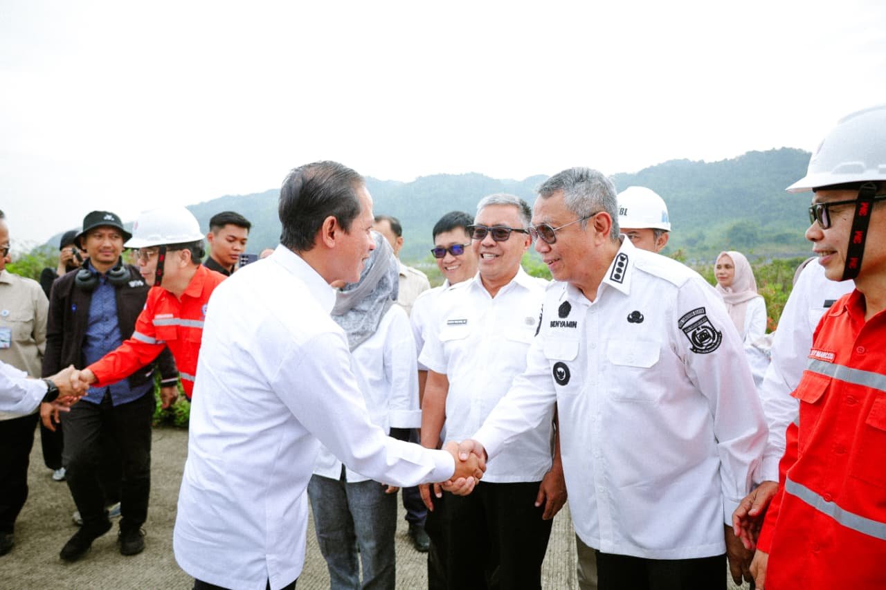 Pemkot Tangsel menunggu kesiapan TPSA Lulut Nambo untuk menampung 500 ton sampah per hari, kerja sama dengan Jawa Barat.