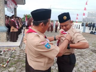 Babinsa Pandeglang, Serka Dede Suharsono, raih Lencana Pancawarsa I dari Kwarda Banten pada Hari Pramuka ke-64.