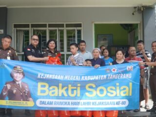 Kejari Kabupaten Tangerang rayakan HUT Kejaksaan ke-80 dengan bakti sosial, santuni 100 anak yatim di dua yayasan berbeda.