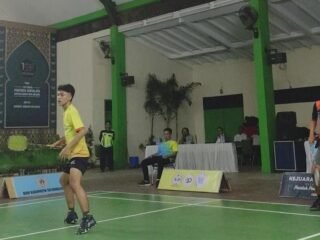 Turnamen bulu tangkis ramaikan Milad ke-120 Ponpes Suryalaya. 14 pasangan atlet ikut serta, ajang olahraga jadi sarana dakwah.