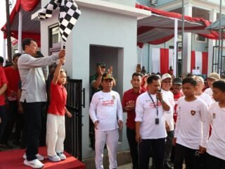 Bupati Tangerang Maesyal Rasyid hadiri HUT RI ke-80 di Desa Cihuni, warga antusias ikuti gerak jalan dan rangkaian lomba kebersamaan.