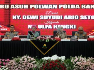 Serah terima Ibu Asuh Polwan Polda Banten perkuat pembinaan, soliditas, dan profesionalisme Polwan dalam mendukung tugas kepolisian.