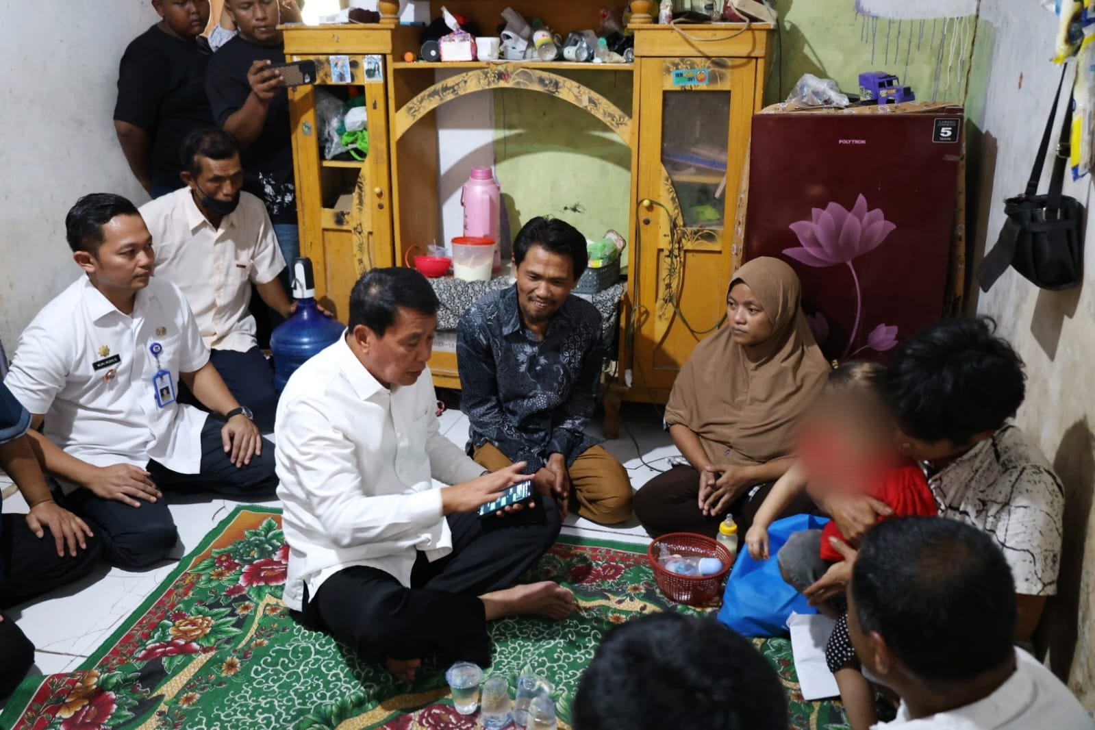 Bupati Tangerang Maesyal Rasyid kunjungi balita penderita tumor di Kronjo, pastikan penanganan lanjutan di RSUD dan kawal proses medis.