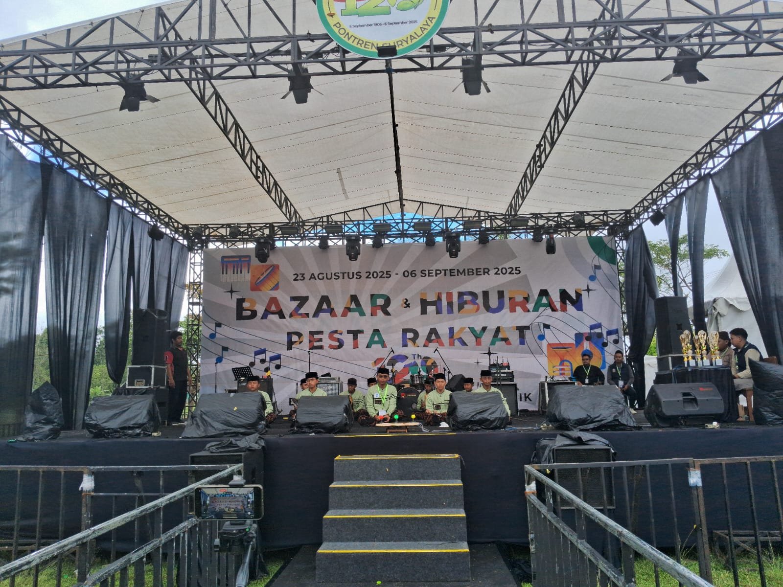 Lomba Hadroh Se-Jawa Barat meriahkan Milad ke-120 Suryalaya, 20 grup bersaing dengan total hadiah Rp12 juta.