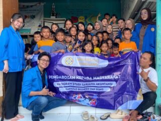 Program literasi keuangan anak usia dini melalui permainan dan komunitas bantu bentuk generasi cerdas finansial sejak kecil.
