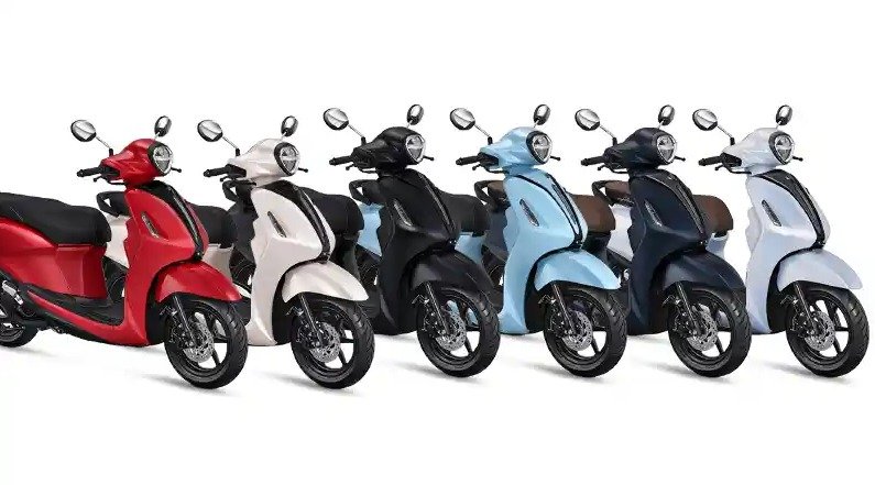 Yamaha Grand Filano, skutik hybrid elegan dengan desain Neo-Retro dan warna Pink Mauve, sempurna untuk gaya hidup modern.