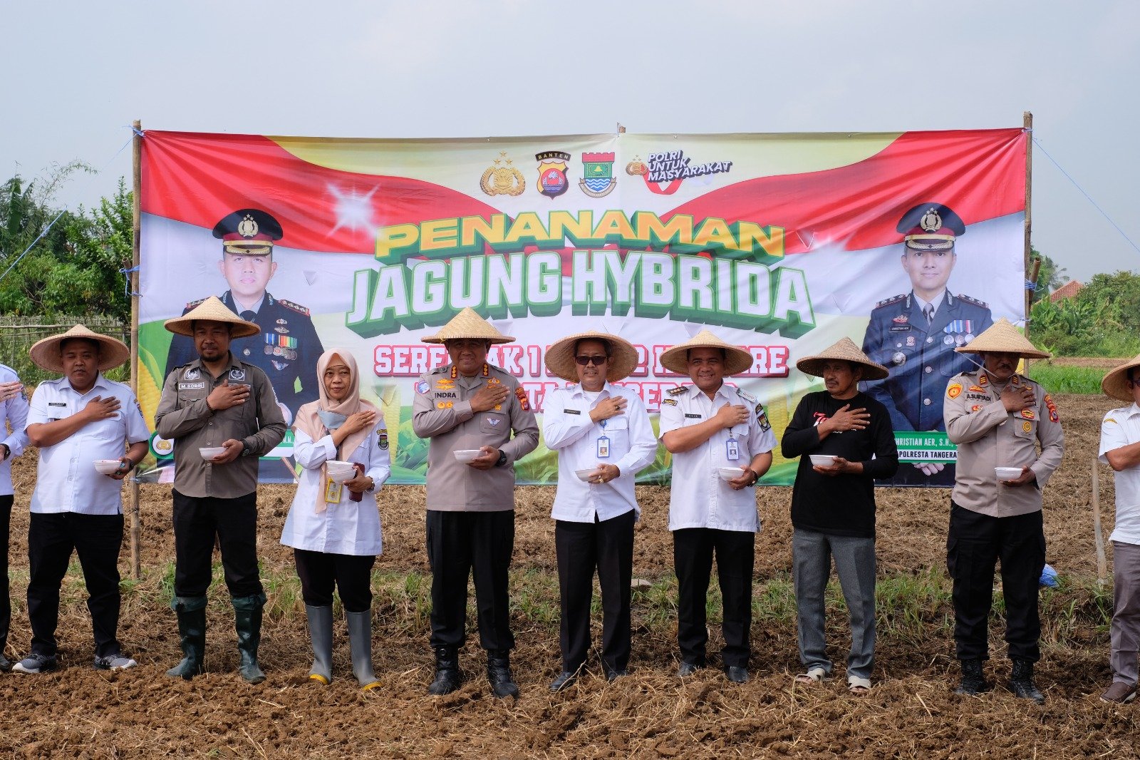 Penanaman jagung serentak di Kresek digelar sebagai bagian program 1 desa 2 hektare, dukung swasembada pangan dan diserap langsung oleh Bulog.