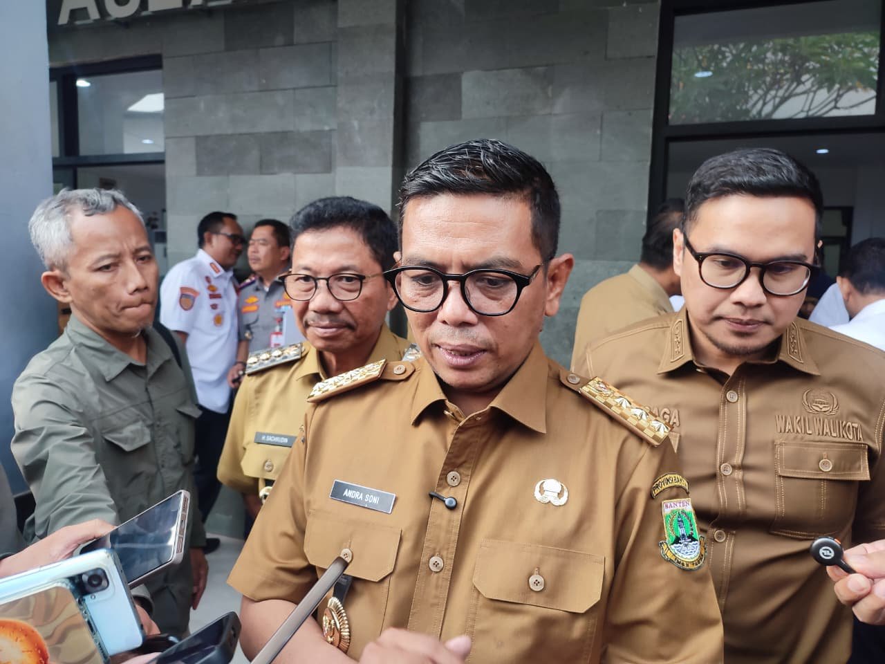 Pemprov Banten percepat pembangunan MRT di Tangerang Raya dengan dukungan Jakarta, swasta, dan pemerintah daerah.