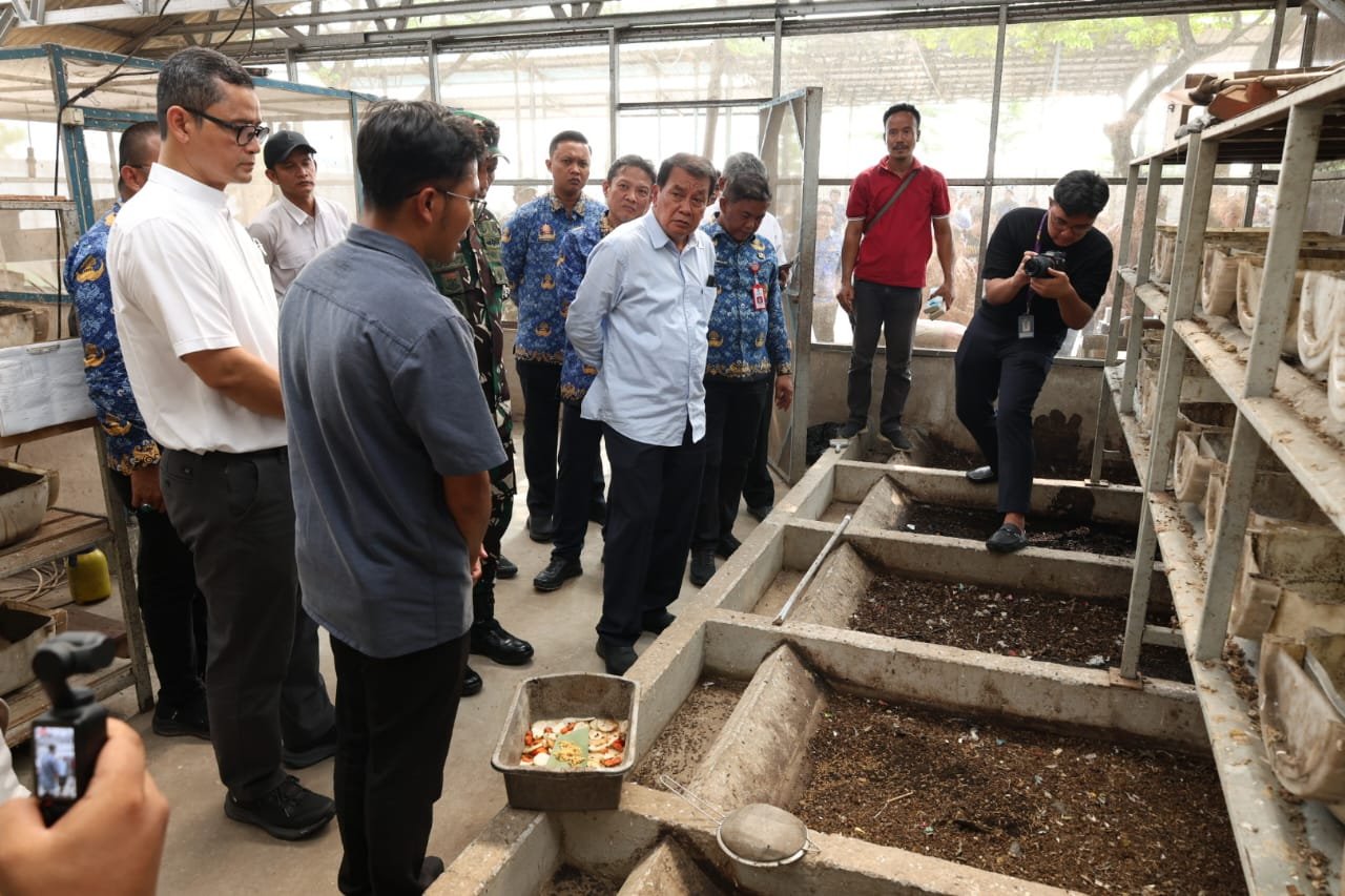 Pemkab Tangerang dorong pembangunan TPS 3R di perumahan dan industri untuk kurangi sampah TPA serta ciptakan nilai ekonomis.