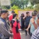 Kebakaran hebat di Serpong hanguskan rumah dan persiapan pernikahan Elfira, guru muda SD Buaran 2. Keluarga selamat.