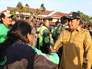 Bupati Tangerang ajak masyarakat jaga persatuan dan tolak provokasi saat Apel Besar Tiga Pilar demi daerah aman dan kondusif.