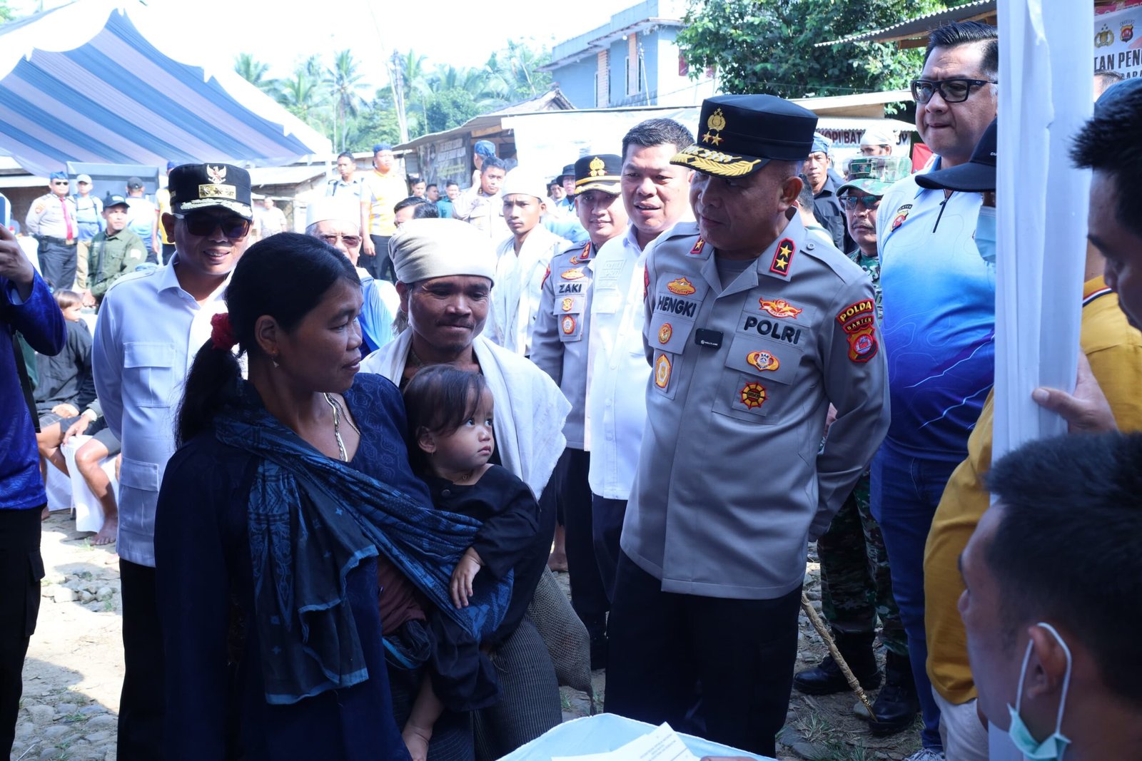 Polda Banten dan Pemprov Banten gelar bakti kesehatan & sosial untuk masyarakat Baduy di Terminal Cijahe, Lebak, 26/09/2025.