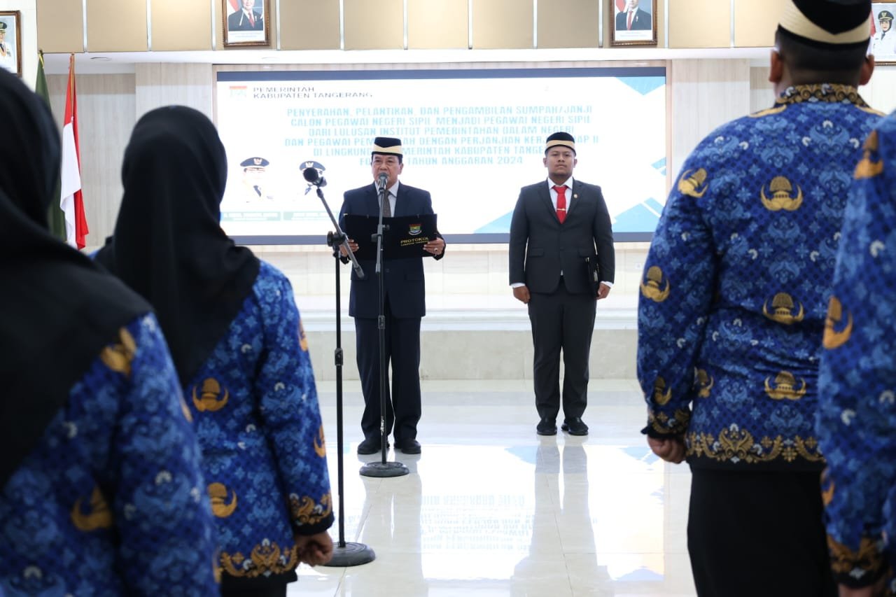 Bupati Tangerang lantik 179 ASN baru dari CPNS, PPPK, dan lulusan IPDN. ASN diharapkan berintegritas, disiplin, dan profesional.