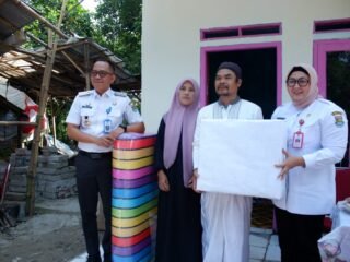 Wabup Intan serahkan rumah hasil program Bedah Rumah bagi warga Cikasungka, Solear, tingkatkan hunian layak dan nyaman.
