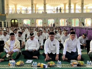 Pemkab Tangerang dan Forkopimda gelar istigasah di Masjid Al-Amjad, doa bersama untuk keselamatan, persatuan, dan kedamaian bangsa.