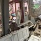 Ledakan keras guncang Pamulang, Tangsel. Tiga rumah hancur, delapan warga luka. Polisi selidiki penyebab pasti peristiwa ini.