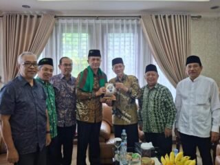 Menteri Transmigrasi Iftitah silaturahmi dengan PBMA di Serang, bahas sinergi pendidikan, sosial, dan pembangunan bangsa.