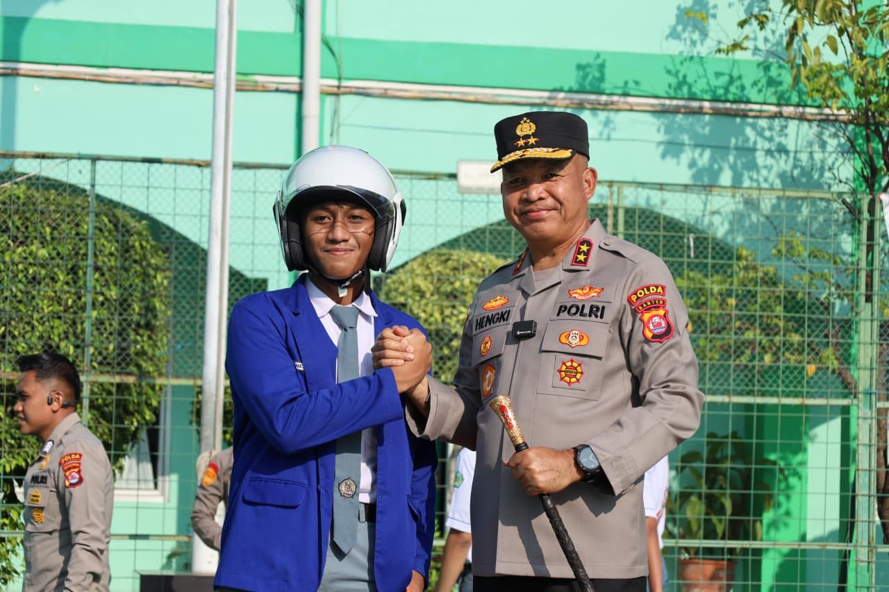 Kapolda Banten Irjen Pol Hengki ajak pelajar jauhi tawuran, narkoba, dan hoaks lewat Program Polisi Peduli Pendidikan (Poldik).