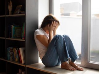 Mengurai 6 stigma keliru tentang kesehatan mental dan cara meluruskannya agar tercipta pemahaman yang lebih sehat di masyarakat.