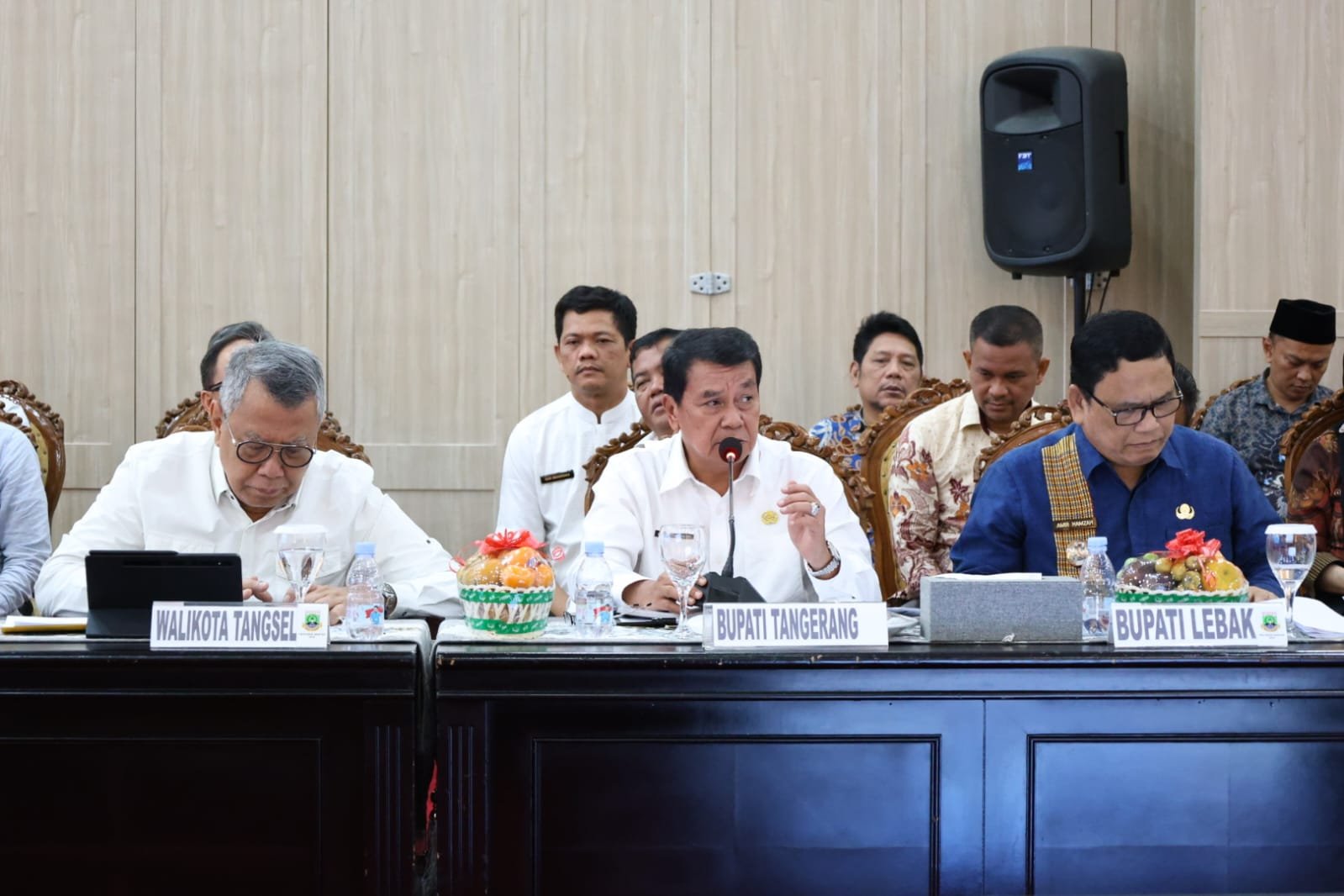 Bupati Tangerang hadiri Rakor Pengelolaan Sampah Banten, bahas TPA Jatiwaringin dan target nasional pengelolaan 2029.