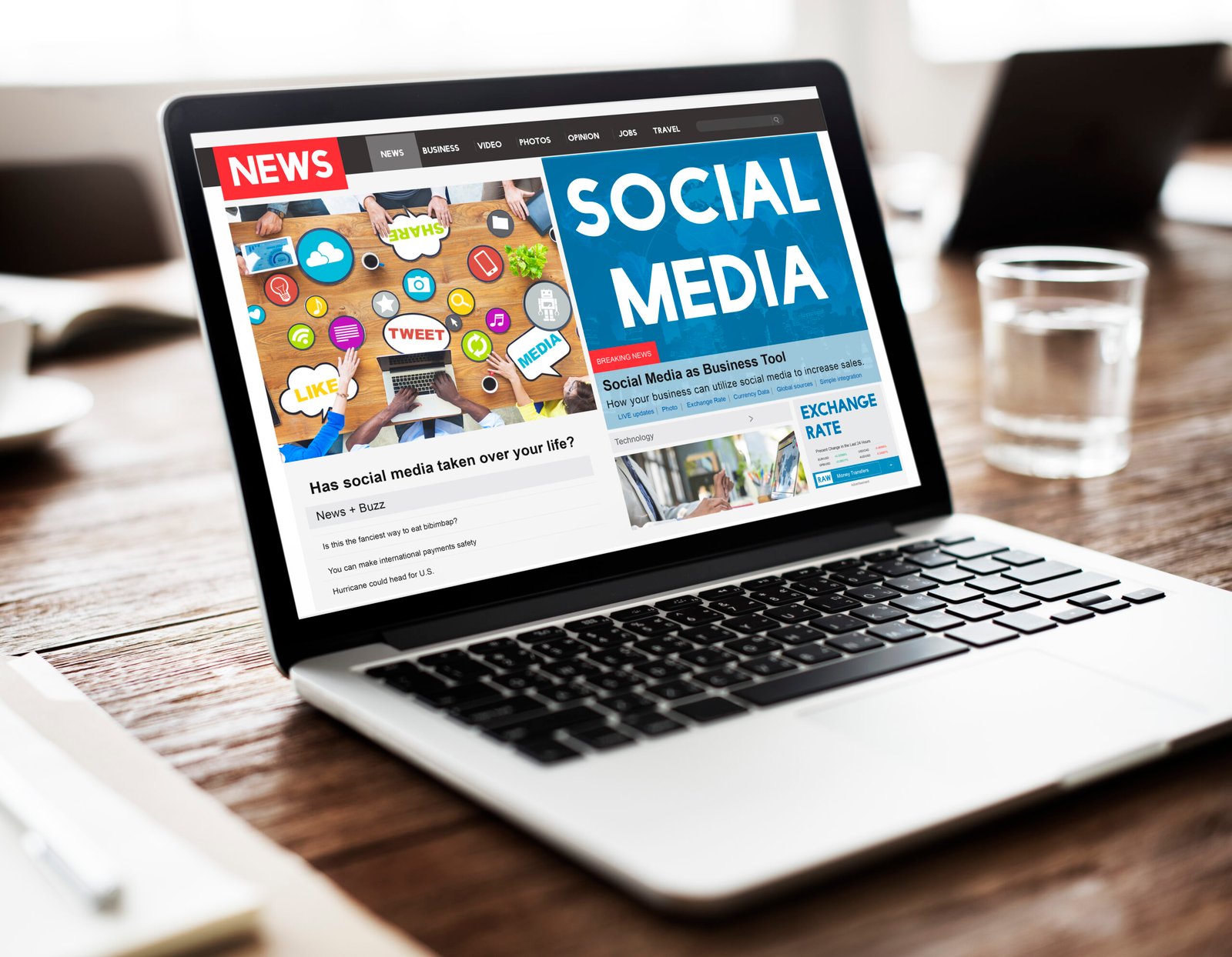 Media sosial ubah politik Indonesia, jadi ruang kampanye sekaligus sarang hoaks, black campaign, dan polarisasi publik.