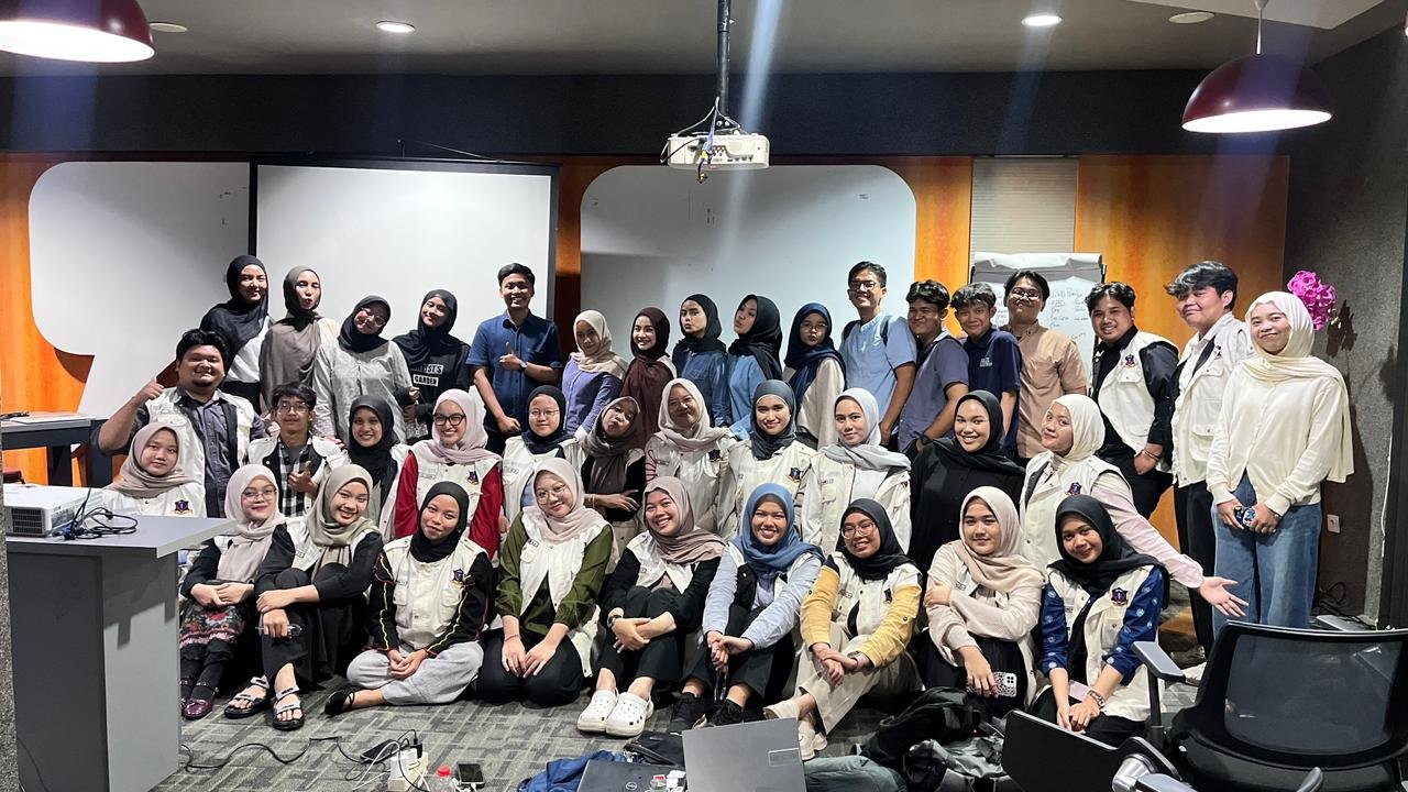 ERDAMS FKM UMJ gelar pelatihan kesekretariatan dan kebendaharaan untuk mahasiswa guna membangun tata kelola organisasi yang profesional dan transparan.