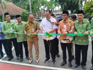 Walikota Serang Resmikan Pengaspalan Jalan dan Halaman Kantor Kemenag Kota Serang
