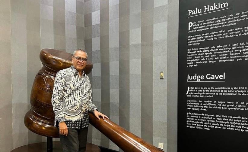 Presiden Prabowo diingatkan untuk segera menaikkan gaji hakim demi menjaga integritas, martabat, dan keadilan hukum di Indonesia.