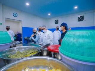 Pemkot Tangsel tinjau dapur MBG Ciater 1 & 3 untuk pastikan makanan bergizi, higienis, dan aman bagi ibu hamil & balita.