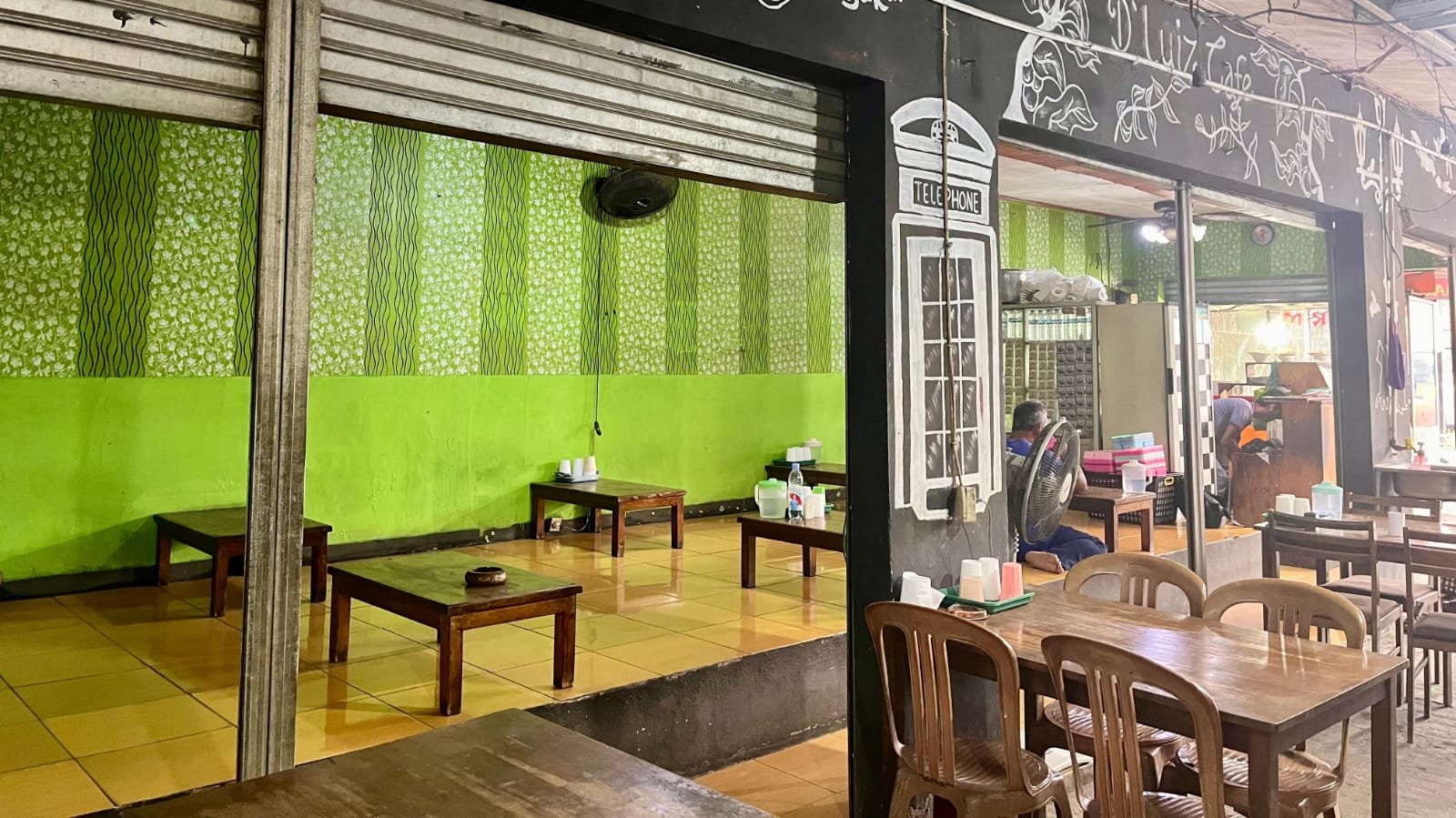 Kisah inspiratif keluarga di Tangerang membangun Warung Padang RM Langganan dengan ketekunan, doa, dan cinta tanpa henti.