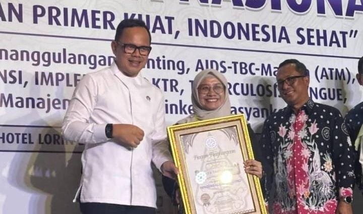 Pemkot Tangerang raih tiga penghargaan di Pentaloka Adinkes 2025 atas keberhasilan program kesehatan dan penurunan stunting.