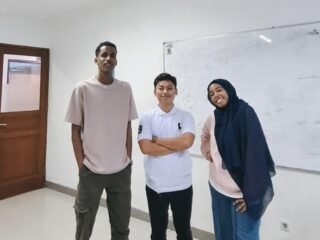 Perjalanan inspiratif mahasiswa Afrika di UMT Tangerang, menembus budaya baru, menuntut ilmu, dan mengejar mimpi masa depan.