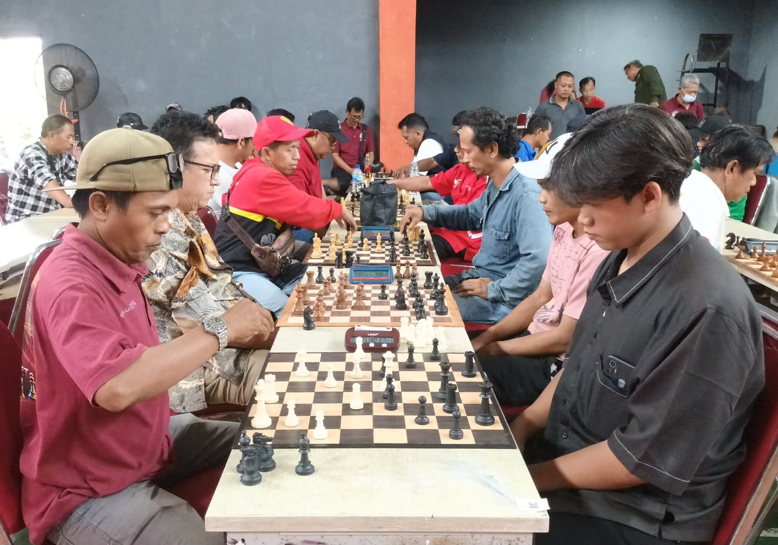 CASMA masih memimpin klasemen Liga Catur Percasi Kabupaten Tangerang 2025 Putaran ke-7 yang dibuka oleh Wakil Gubernur Banten.