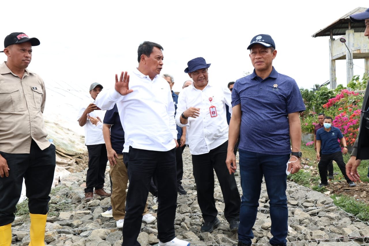 Menteri LHK sidak TPA Jatiwaringin pastikan kesiapan proyek Waste to Energy Tangerang Raya dan penerapan sistem capping.