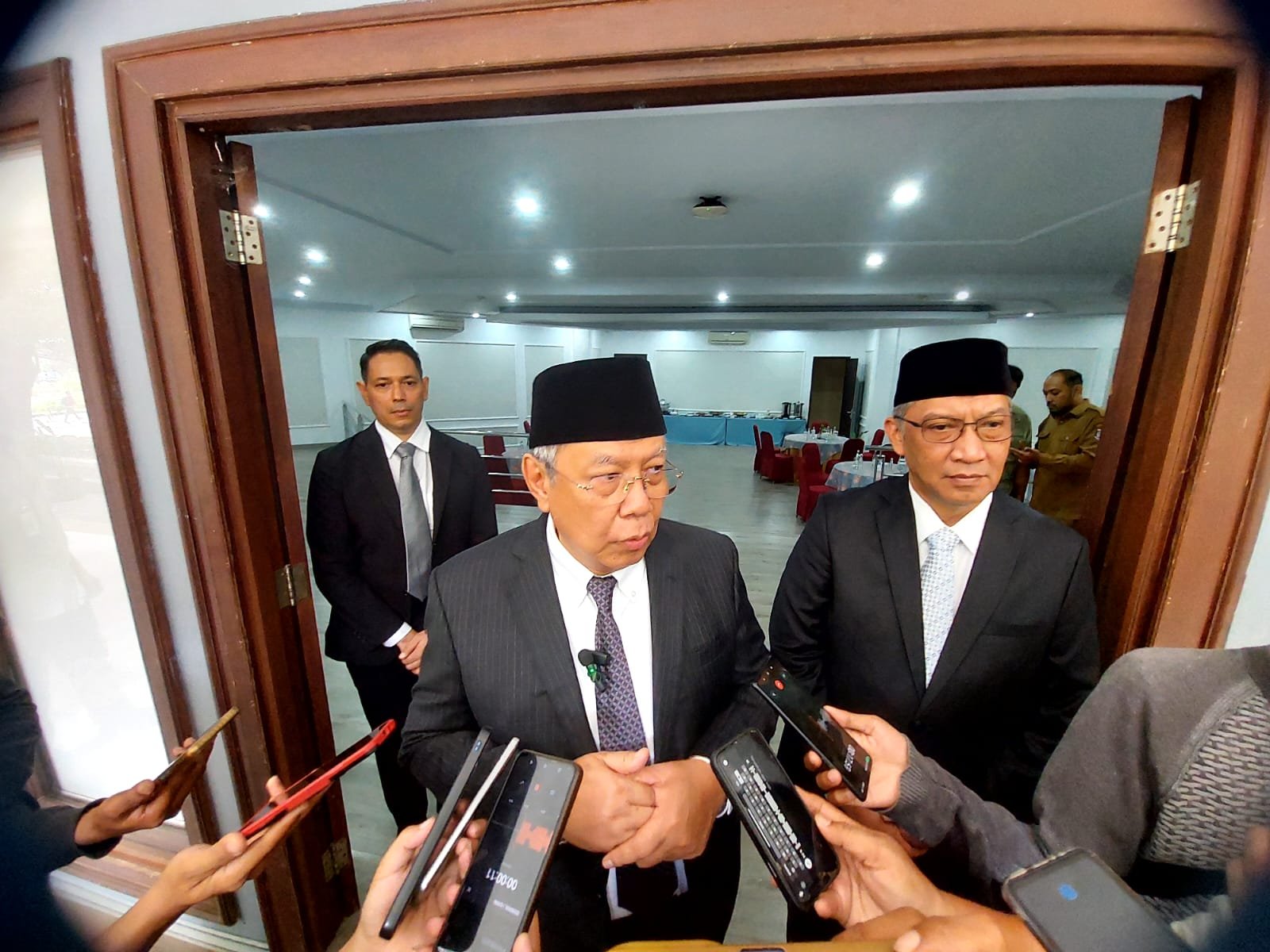 Proses rotasi jabatan dan penyesuaian 14 OPD di Pemkot Tangsel masih menunggu persetujuan resmi dari Gubernur Banten.