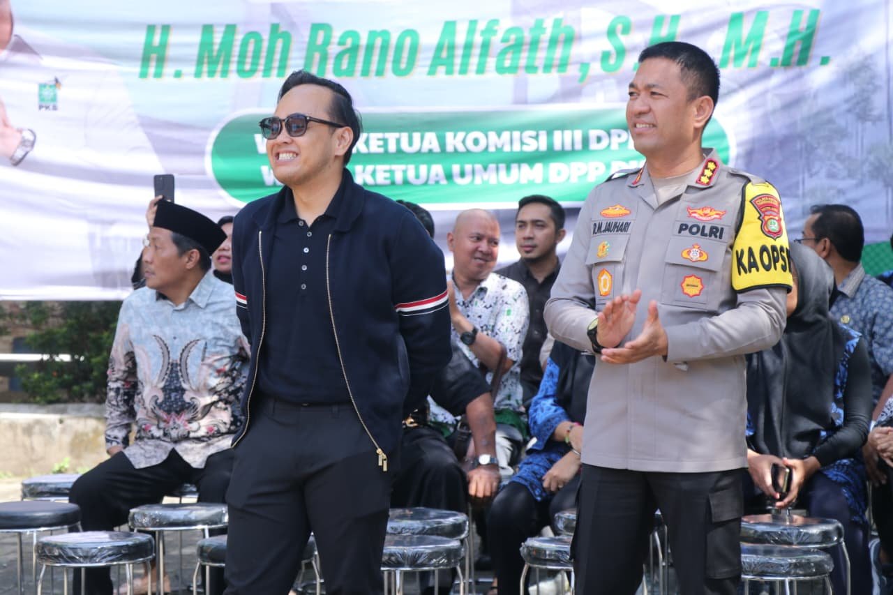 Wakil Ketua Komisi III DPR RI Rano Alfath kunjungi SMAN 7 Tangerang, berangkatkan guru umrah, dan beri santunan anak yatim.