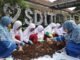 SDIT Irsyadul ‘Ibad Pandeglang ajak 686 siswa menanam 200 bibit cabai, menanamkan cinta lingkungan sejak usia dini.