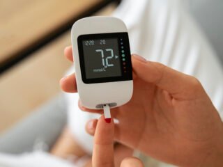 Kekurangan gula bisa sebabkan tubuh lemas hingga gangguan otak. Jaga keseimbangan konsumsi gula agar tetap sehat dan berenergi.