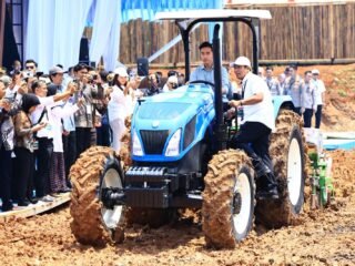 Wapres Gibran pimpin penanaman jagung serentak di Tangerang untuk wujudkan swasembada pangan dan tingkatkan kesejahteraan petani.