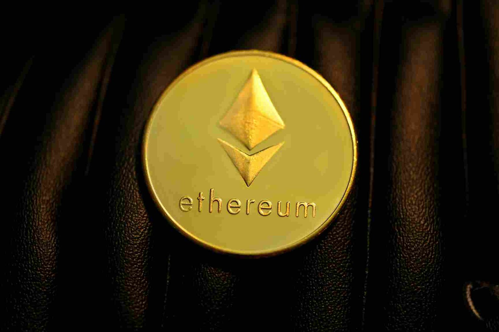 Analisis tren dan faktor yang memengaruhi harga Ethereum terhadap Rupiah (ETH to IDR) untuk membantu strategi investasi kripto yang lebih cerdas.