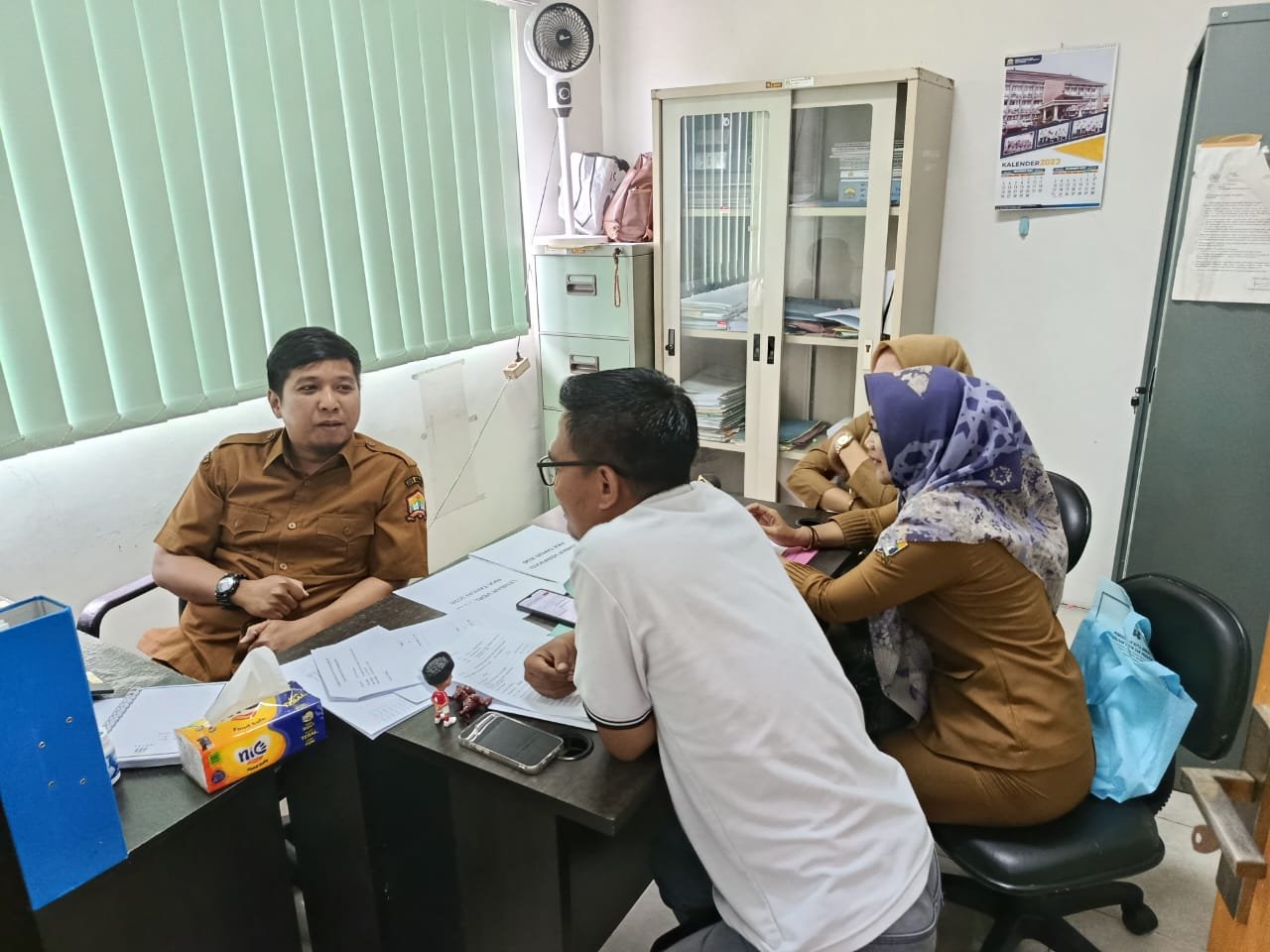 Tim TAPD Pemkot Serang melakukan proses verifikasi RKA Kota Serang tahun 2026 dengan melibatkan perencana dan pengelola keuangan, yang bertugas menelisik dokumen anggaran hingga ke unit terkecil, Selasa (11/11/3025) hingga (13/11/2025).