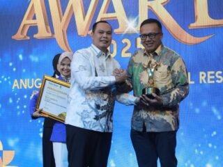 Wali Kota Serang Budi Rustandi Sabet Penghargaan Radar Banten Award 2025 Sebagai Kepala Daerah Inovatif