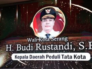 Walikota Serang Budi Rustandi Sabet Penghargaan Kabar Banten Awards Kategori Kepala Daerah Peduli Tata Kota