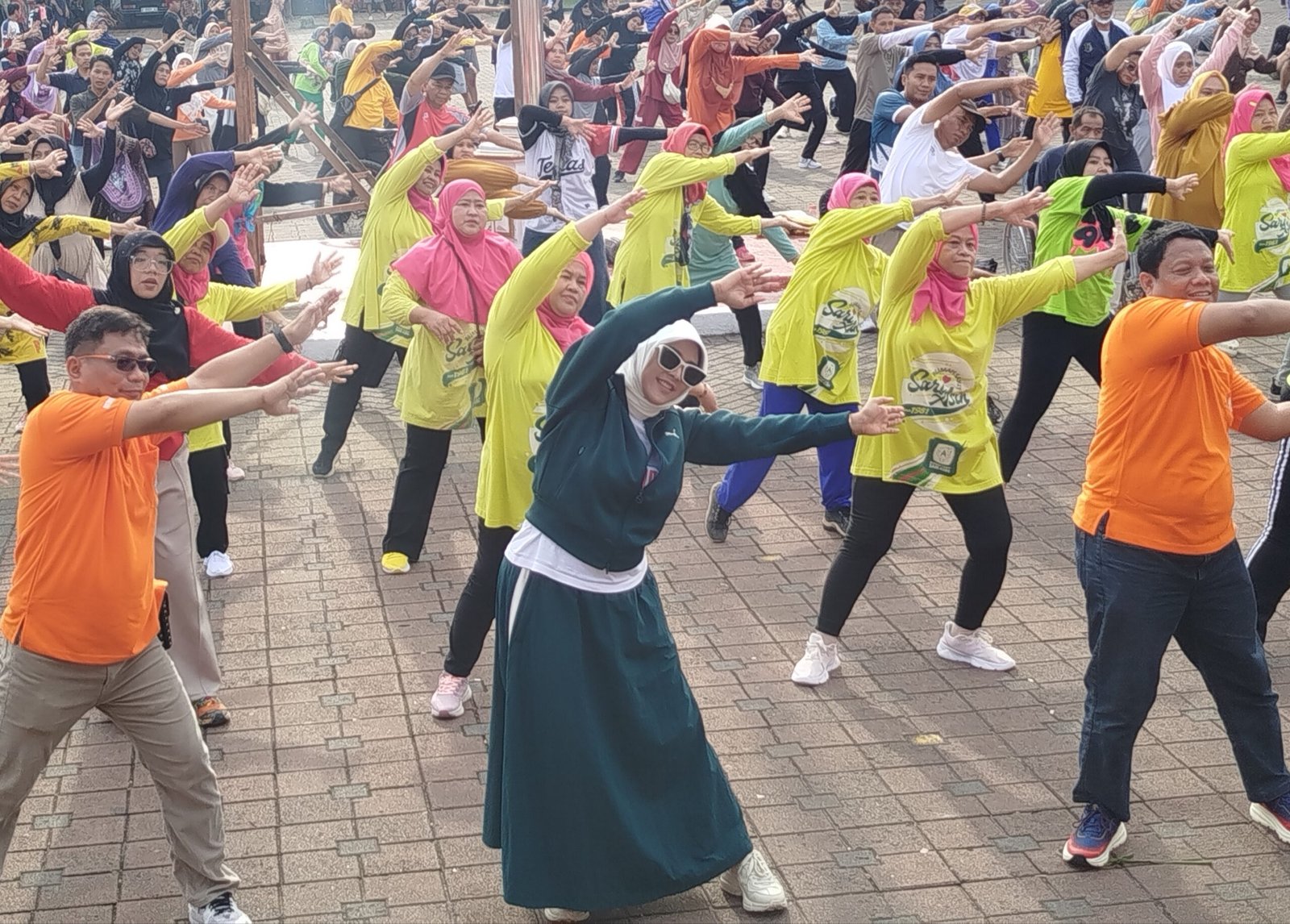 TP PKK Kota Serang-PERDOSNI Cabang Banten gelar senam lawan stroke, di Aluan-alun Barat Kota Serang, Sabtu (2/11/2025)