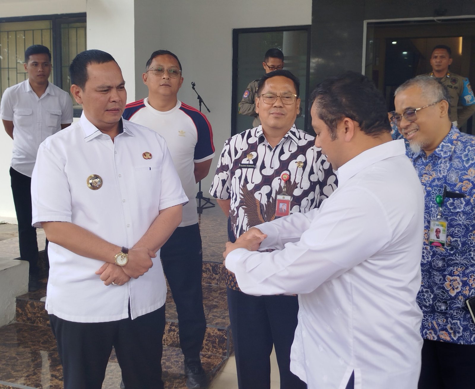 Wali Kota Serang Budi Rustandi mengatakan, untuk mewujudkan Serang Menyala secara merata, tahun 2026 pekerjaan PJU akan dikerjakan pihak Kecamatan dengan melibatkan peran masyarakat